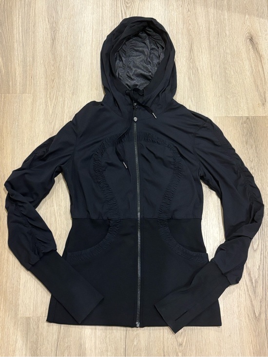 lululemon athletica Jackets & Blazers - ❤️‍🔥 lululemon athletica Black Hooded Utility Zip Jacket